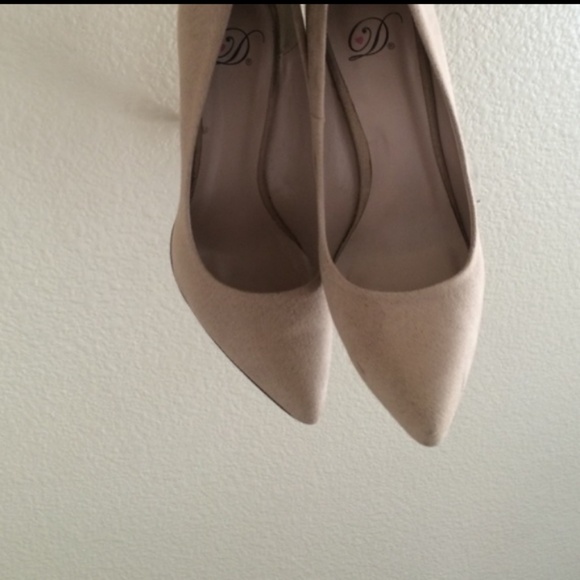 Nude heel 8.5 reposhing - Picture 2 of 4